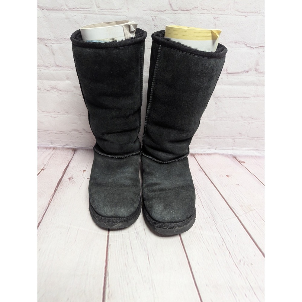 UGG Australia Women's 5815 Classic Black Suede Sheepskin Winter Boots Size 9 - Picture 2 of 9
